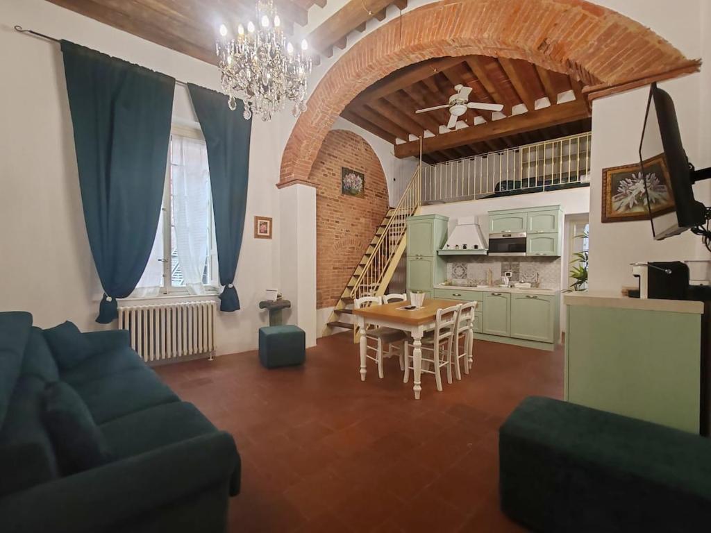 Corte Pini Deluxe Apartment in historic center of Lucca – Lucca